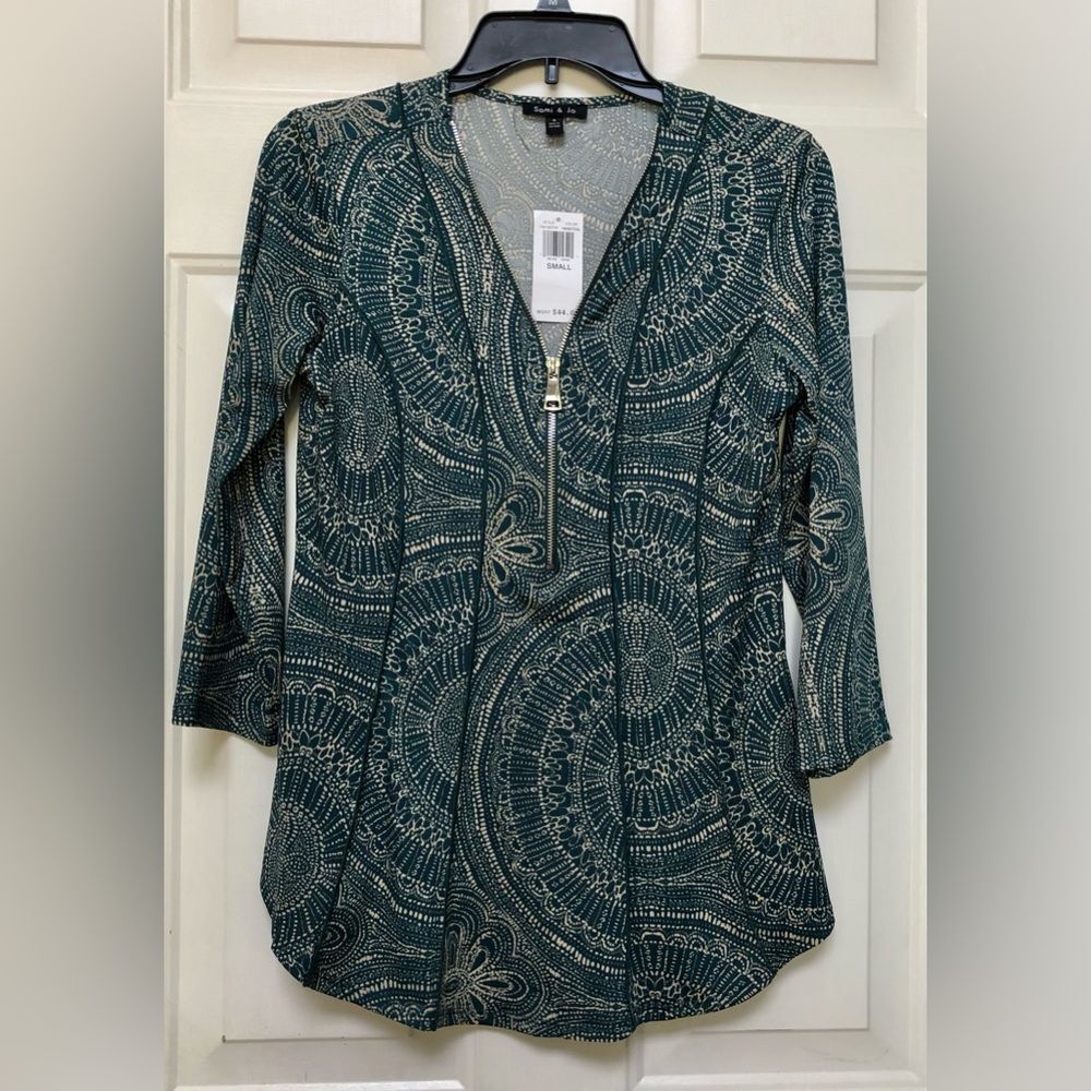 SAMI & JO WOMEN'S TOP SIZE SMALL PULLOVER TIE PRINT GREEN/BIEGE WITH ZIPPER 99